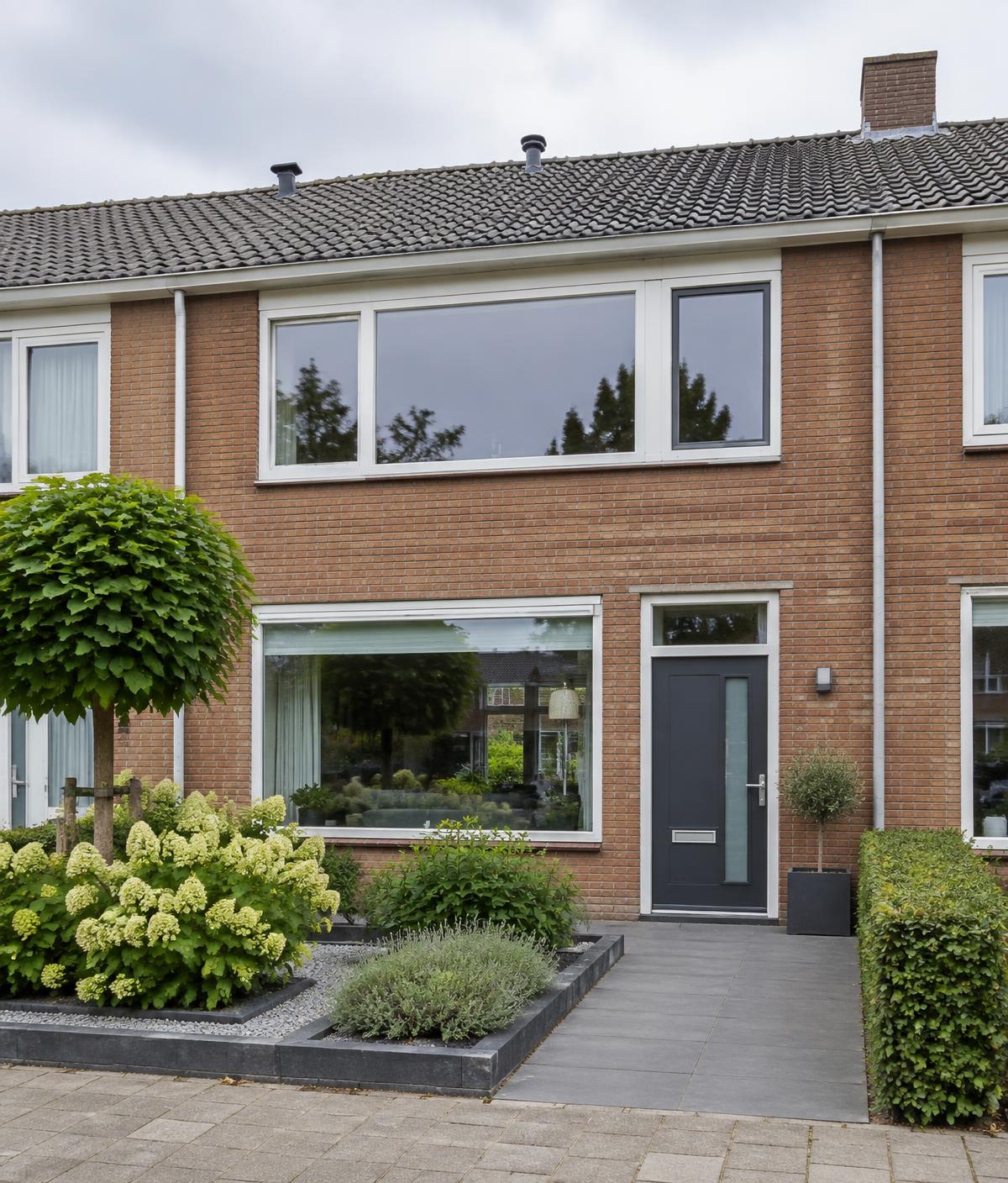 Nederlandse woning met moderne kunststof kozijnen
